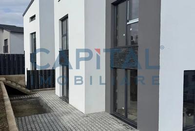 Case cu arhitectura nordica, garaj, panouri fotovoltaice, central Dezmir - 7