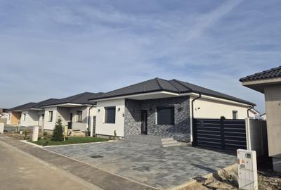 Casă individuală cu 4 camere în Vladimirescu