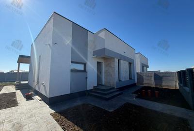 Casă individuală cu 3 camere în Berceni