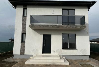 Casă cu 4 camere în Berceni