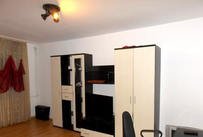 Apartament de 2 camere, decomandat, 55 mp, zona Crangasi - 1