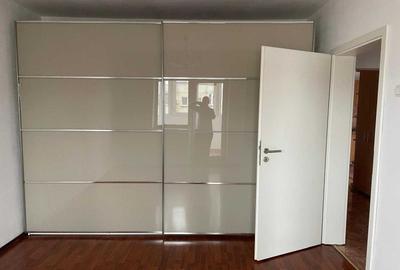 De vanzare 3 camere, centrala,  etaj 8, instalație nouă,  zona 13 Septembrie - 3