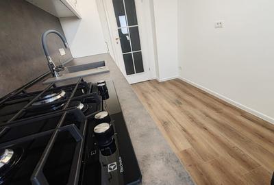 Apartament 2 camere decomandat renovat , zona Centrul Civic - str Toamnei - 17