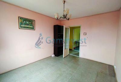 Apartament cu 3 camere decomandat în Rogerius