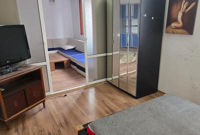 Vand apartament 3 camere in Deva, zona Piata Victoriei, etaj 3, mobilat - 4