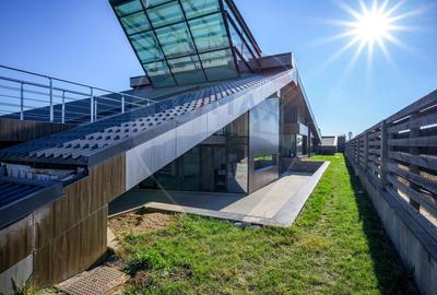 Vilă Futuristă: Eleganță & Inovație la limita pădurii, piscină, 4500mp - 10