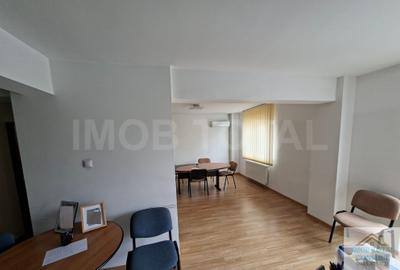 Apartament cu 3 camere decomandat în Craiovei