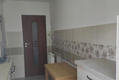 Apartament 3 camere liber la vanzare, mobilat si utilat zona Astra - 9