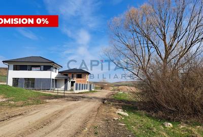 Casa superba cu garaj, aproape de padure - 1