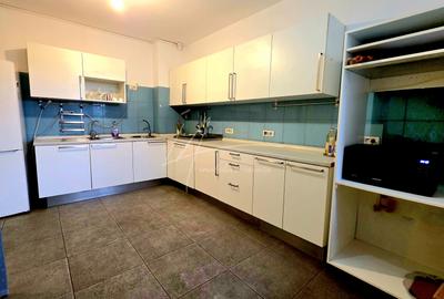 Apartament cu 5 camere-239 mp. utili si terasa 356 mp. in Prel. Ghencea-parter - 37