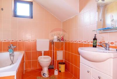 Casă / Vilă cu 3 camere de vânzare - 18