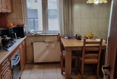 Apartament cu 3 camere decomandat, mobilat în Valea Ialomiței