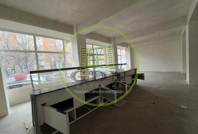 Spațiu comercial, 110 mp în 1 Mai