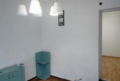 Centru - Spatiu birou, doua camere, centrala cu gaz - 1