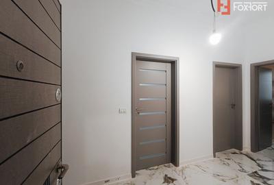 Apartament cu 2 camere decomandat în Giroc