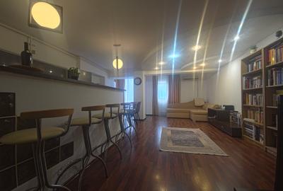Apartament cu 3 camere decomandat, mobilat în Faleza Nord
