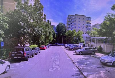 Garsonieră decomandată în Brâncoveanu