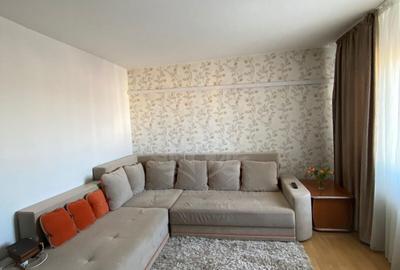 Apartament cu 2 camere decomandat, mobilat în Republicii