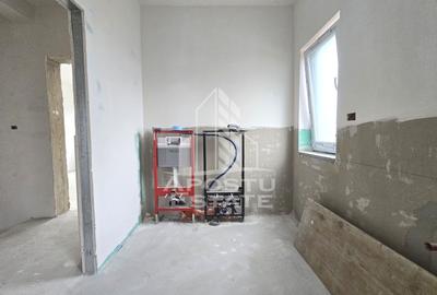 Jumatate de duplex de vanzare, Parter + Etaj, 5 camere si 2 bai, Sag - 17