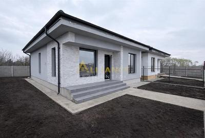 Casa Individuala - 3 camere - 1 baie - 250mp teren - 2