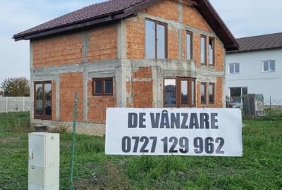 Casă individuală cu 4 camere în Moșnița Nouă