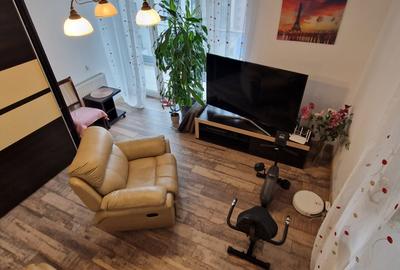 Apartament cu 3 camere decomandat, mobilat în Lujerului
