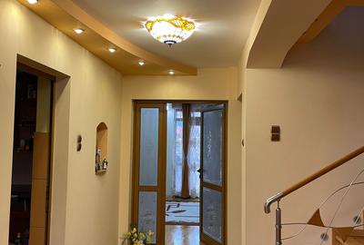 Casa cu etaj zona Piata Mare - 4