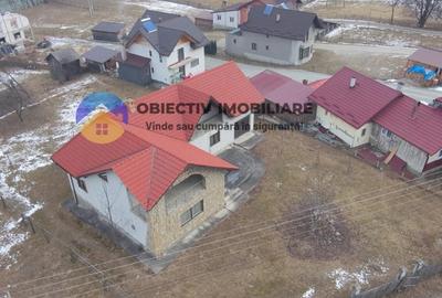 Casă individuală cu 4 camere în Borca