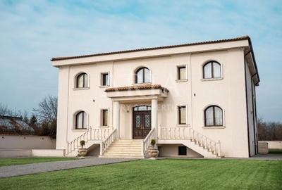 Casă individuală cu 10 camere în Pipera