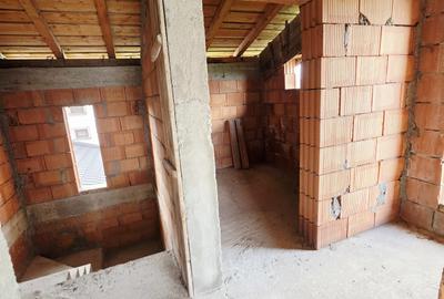 Vilă P+1 la roșu, 5 camere, 143 mp utili, teren 450 mp, Cocosesti - 45