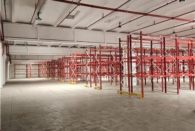 Spatiu Industrial - 3500 mp - Logistica - Productie - Depozitare - 4
