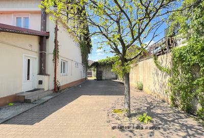 Casa Individuala - 10 Camere - Pretabil comercial - 990 MP teren - 288 MP utili - 11