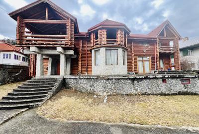 Cabana vanatoreasca din lemn cu vedere spectaculoasa, langa Castelul Cantacuzino - 1