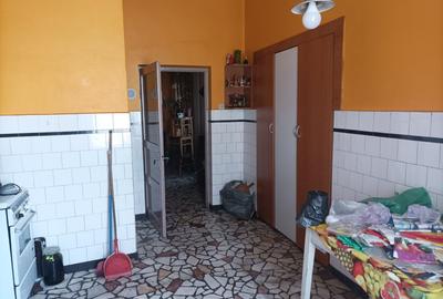 Casa 4 camere libera la vanzare zona Central - 10