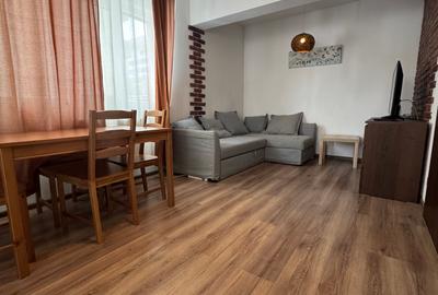 Apartament cu 2 camere semidecomandat, mobilat în Sud