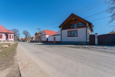 Clasa A, rezidential/ servicii/ investitional, 2.240 mp teren,Central,Halchiu,Br - 22