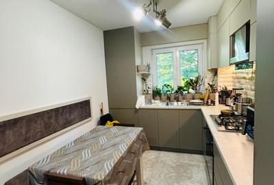 Apartament 2 camere  Bd Bucuresti - etaj 2/4 - 85000 euro  negociabil - 2