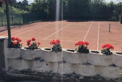 Casa - vila cu teren de tenis și grădina și panorama oraș - 2