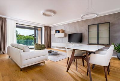 Apartament cu 3 camere semidecomandat în Pipera