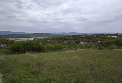 Teren intravilan de vânzare – Ciurbești, vedere la lac - 1