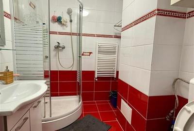 Pacurari - Etaj Intermediar - Bloc din 89 - 3 Camere Decomandat - 10