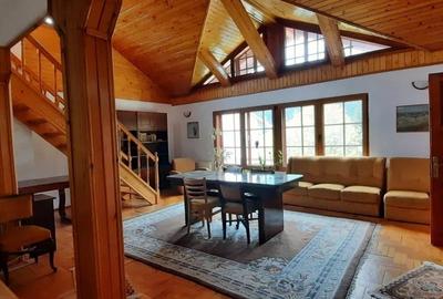 Casă individuală cu 11 camere în Bușteni