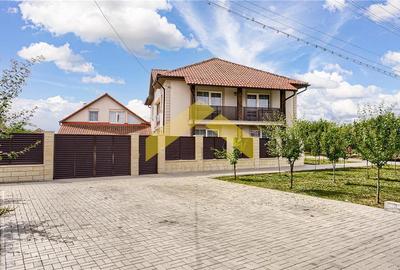 Casă individuală cu 10 camere în Nord