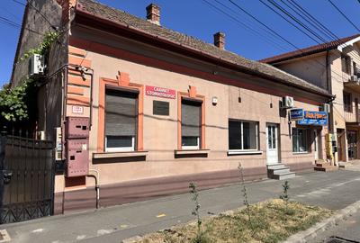 Locație excelentă: Spațiu comercial  Reprezentanță sau Închiriere. - 1