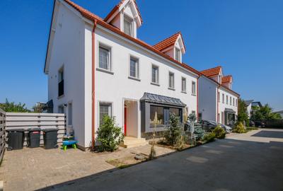 VIla superba in Otopeni - complex rezidential - 1