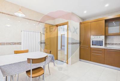 Complex Ibiza vila de inchiriat 6 camere, piscina, teren de tenis - 18