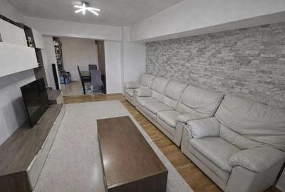 Vânzare apartament de 3 camere Piața Alba-Iulia Unirii - 1