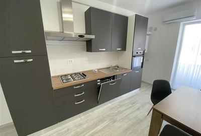 Apartament cu 3 camere decomandat, mobilat în Ultracentral