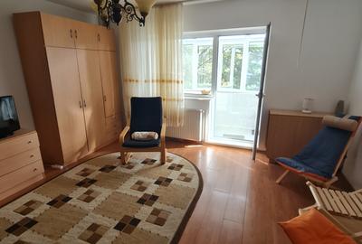 Vand garsoniera Trivale, et 2/4, spatioasa, 42 mp, libera - 2