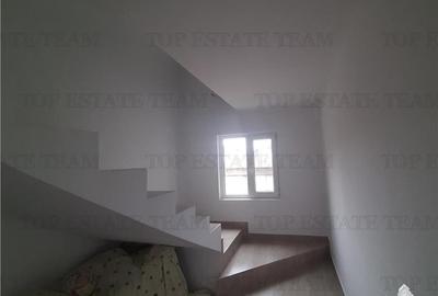 Casa spatioasa cu 8 camere si teren de 801 mp - ideala pentru 2 familii - 23